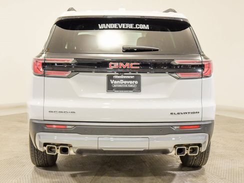 Used 2024 GMC Acadia Elevation image 10