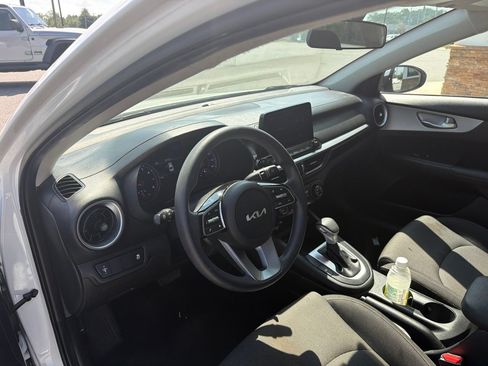 Used 2024 Kia Forte LXS FWD image 4