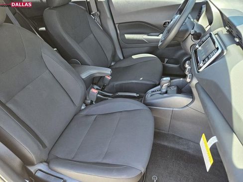 New 2025 Nissan Kicks Play S image 11