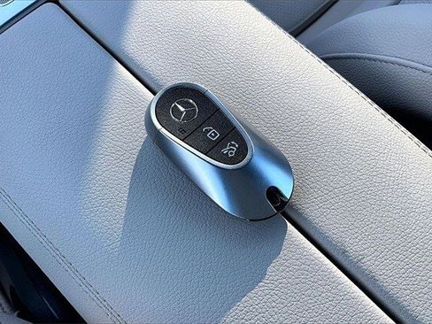 Certified 2025 Mercedes-Benz C 300 4MATIC Sedan image 38