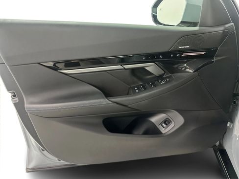 Used 2024 BMW 530i xDrive w/ M Sport Package image 21