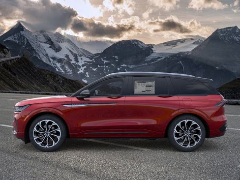 New 2026 Lincoln Nautilus Reserve image 3