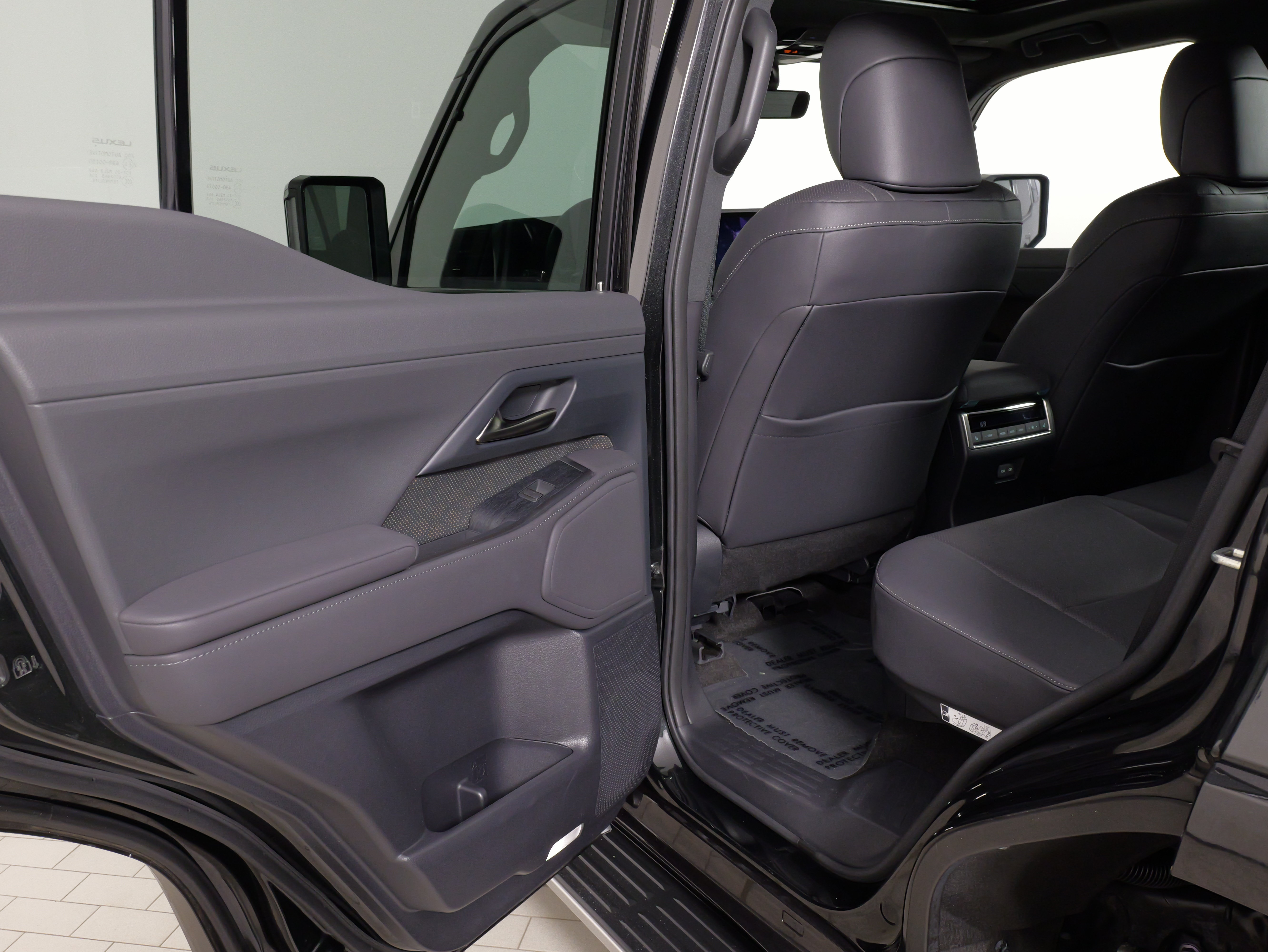Used 2024 Lexus GX 550 w/ Accessory Package (2T) AWD/4WD image 31