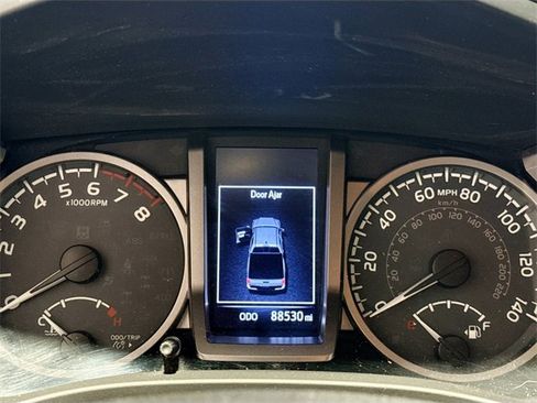 Certified 2019 Toyota Tacoma SR5 image 9