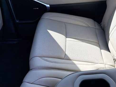 Used 2024 Jeep Wagoneer Series II w/ Flexible Seating Group RWD image 29