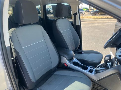 Used 2015 Ford Escape SE image 19