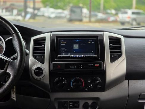Used 2012 Toyota Tacoma 4x4 Double Cab image 15