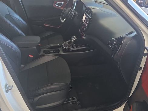 Used 2021 Kia Soul Turbo FWD image 13