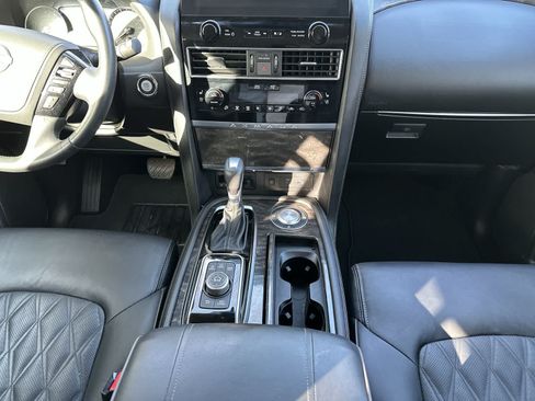 Used 2024 Nissan Armada Platinum w/ Captain's Chairs Package RWD image 22