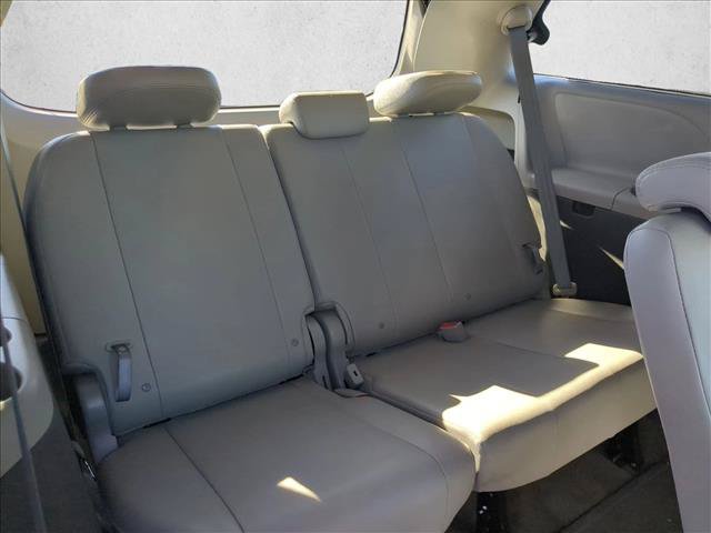Used 2015 Toyota Sienna XLE w/ XLE Navigation Package FWD image 20