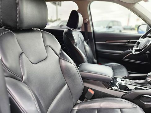 Used 2025 Kia Telluride S image 14