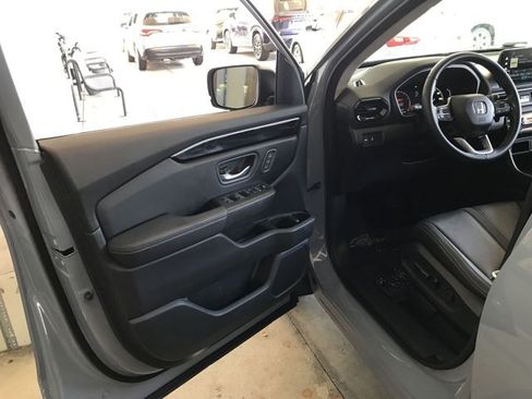 Used 2023 Honda Pilot Touring image 15