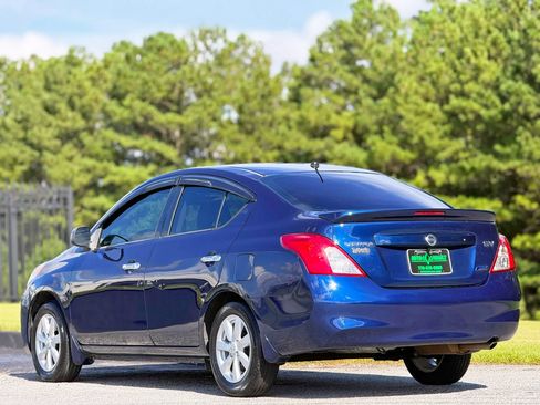 Used 2014 Nissan Versa SV w/ Convenience Package FWD image 8
