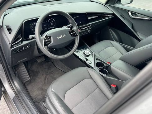 Certified 2025 Kia Niro Wind w/ Wind Preserve Package FWD image 13