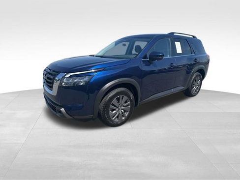 Used 2025 Nissan Pathfinder SV AWD/4WD image 2