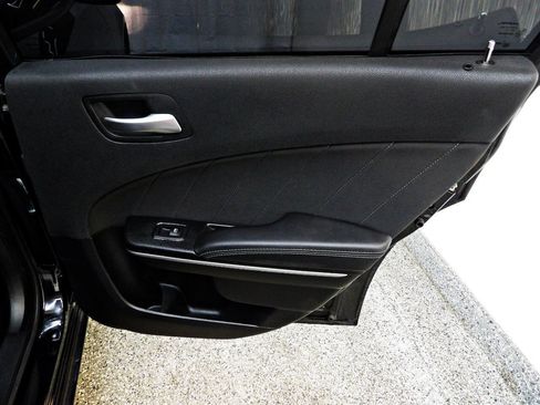 Used 2020 Dodge Charger SXT RWD image 12