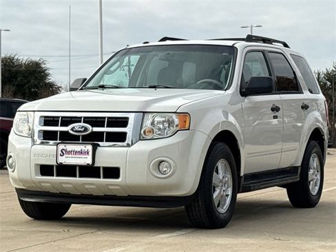 Used 2009 Ford Escape XLT image 3