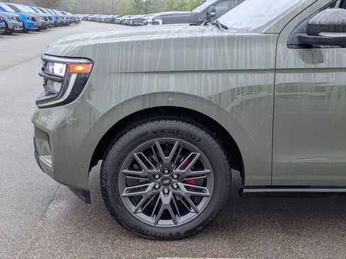 Certified 2025 Ford Expedition Platinum w/ Stealth Performance Package image 11