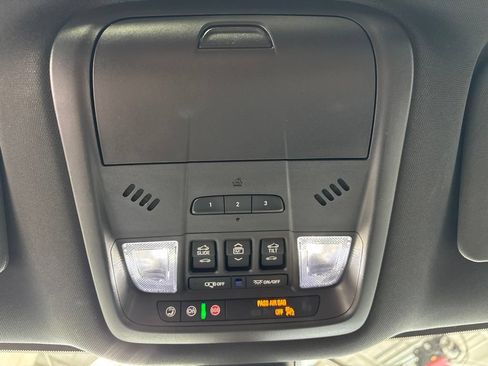 Used 2023 Buick Enclave Essence w/ Experience Buick Package AWD/4WD image 33