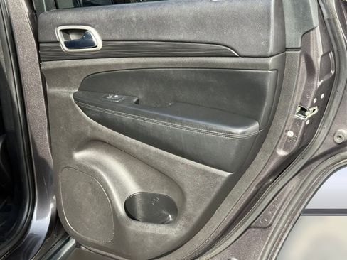 Used 2019 Jeep Grand Cherokee Laredo w/ Laredo X Package image 30