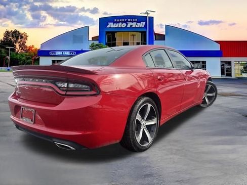 Used 2017 Dodge Charger SE image 7