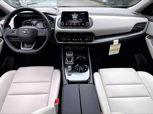 New 2026 Nissan Rogue Dark Armor image 5