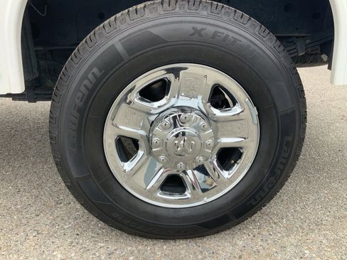 Used 2022 RAM 3500 Big Horn image 11