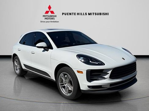 Used 2021 Porsche Macan image 3