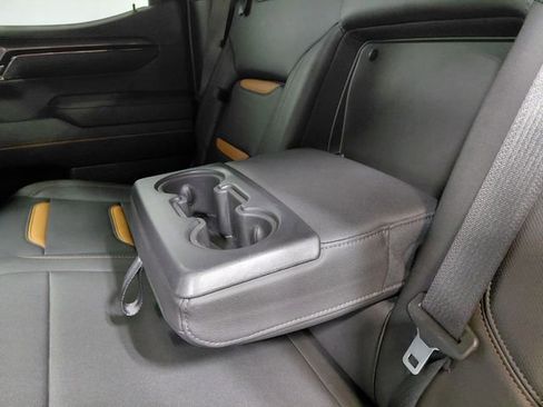 Used 2022 GMC Sierra 1500 AT4 w/ AT4 Premium Package AWD/4WD image 48