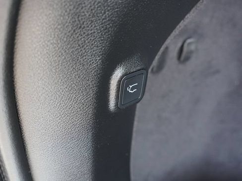 Used 2019 Jeep Cherokee High Altitude AWD/4WD image 21