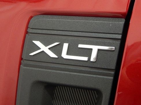 New 2025 Ford Maverick XLT w/ XLT Luxury Package image 8