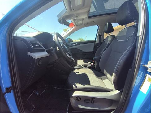 Used 2023 Volkswagen Taos SE FWD image 9