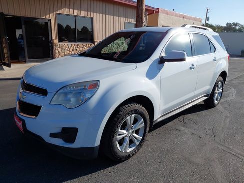 Used 2015 Chevrolet Equinox LT image 2