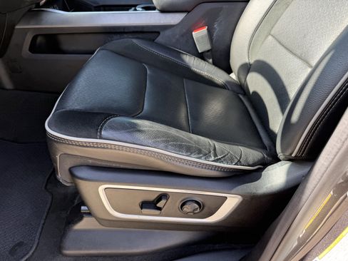 Used 2020 RAM 1500 Laramie w/ Sport Appearance Package image 28