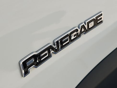 Used 2023 Jeep Renegade Latitude w/ Premium Group AWD/4WD image 12