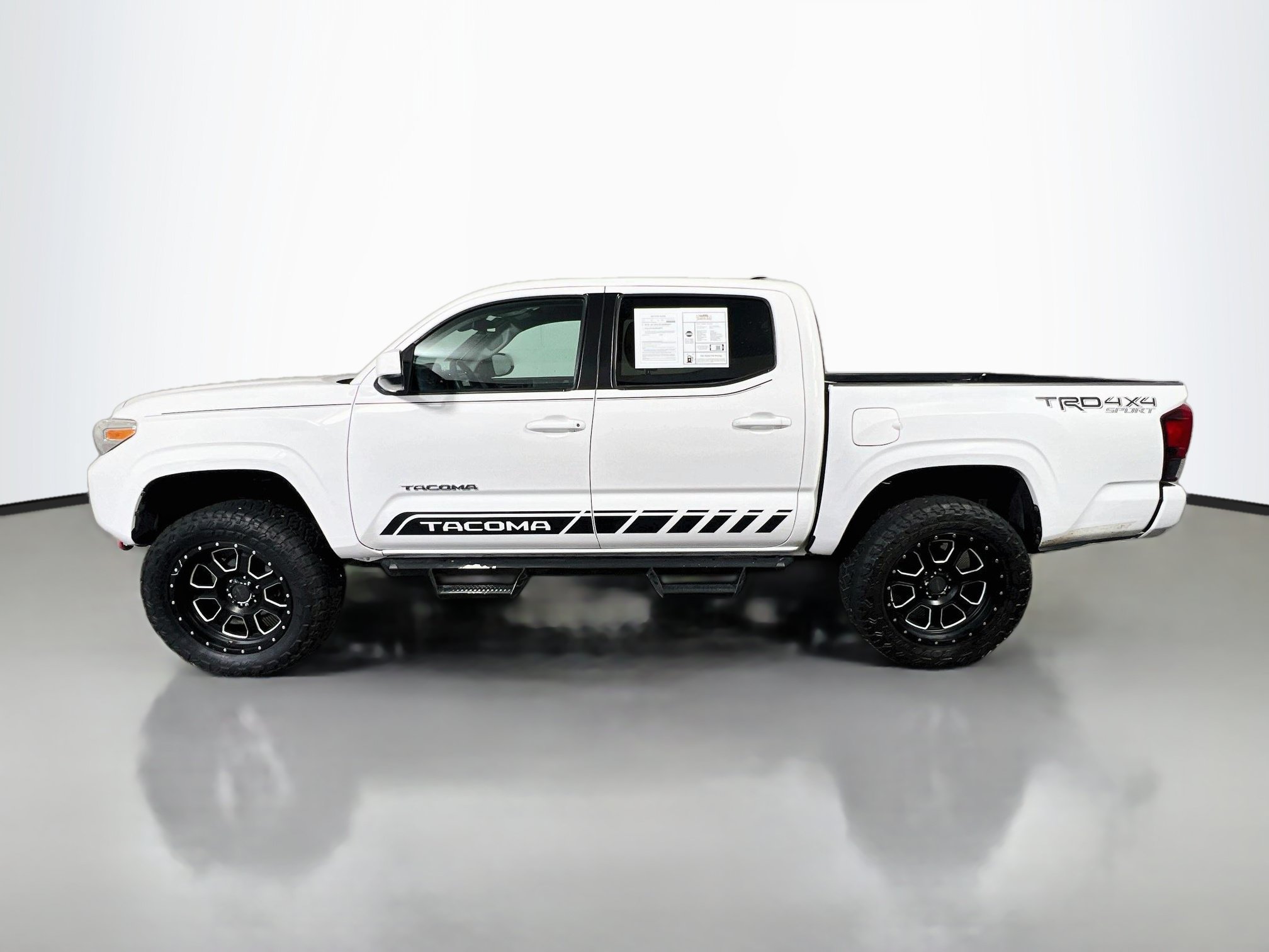 Used 2019 Toyota Tacoma SR w/ SR Convenience Package AWD/4WD image 8