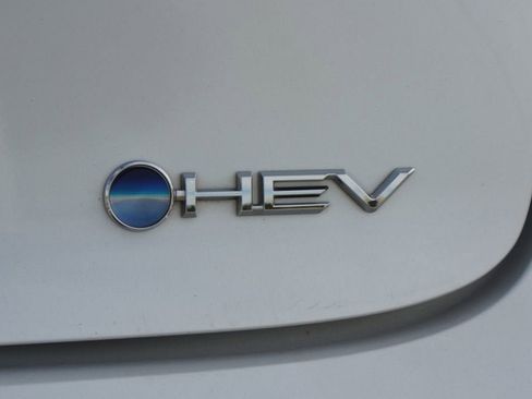 Used 2023 Toyota Prius LE image 16