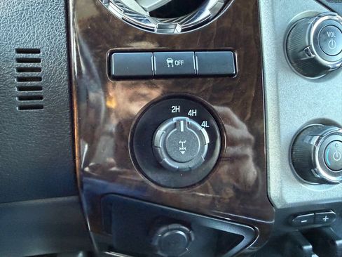 Used 2014 Ford F250 Platinum image 32