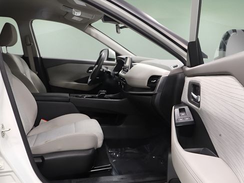 Used 2023 Nissan Rogue SV AWD/4WD image 15