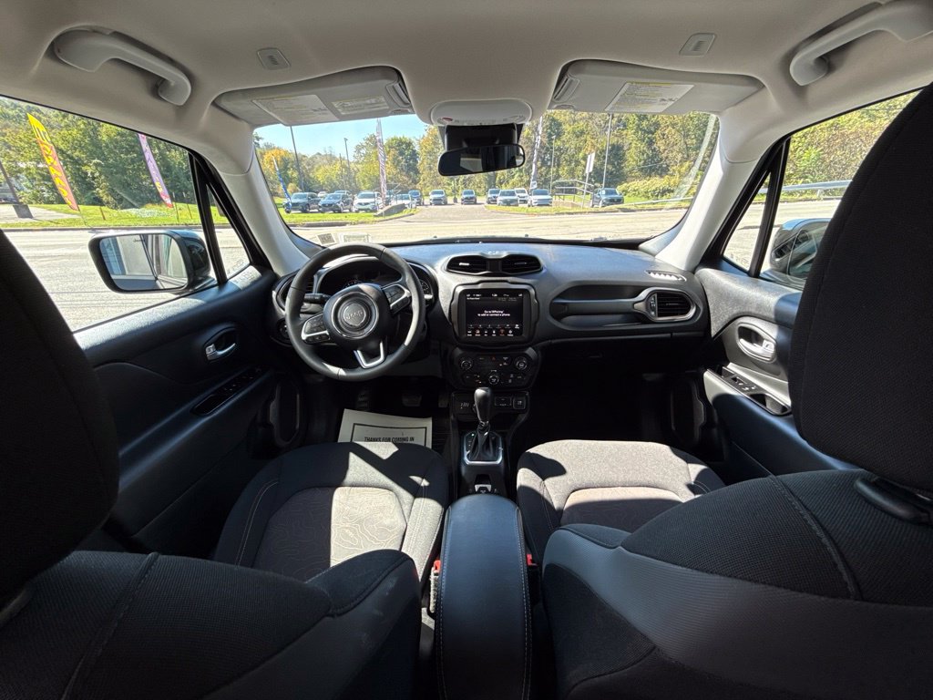 Used 2023 Jeep Renegade Latitude AWD/4WD image 11
