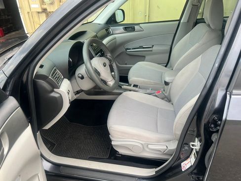 Used 2013 Subaru Forester 2.5X AWD/4WD image 6