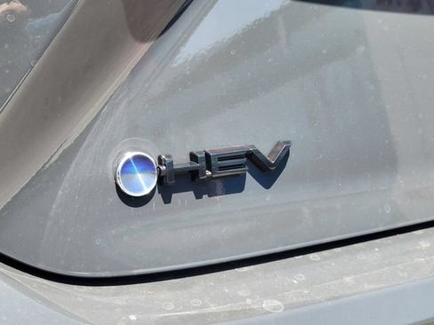 New 2026 Toyota Camry Hybrid FWD image 21
