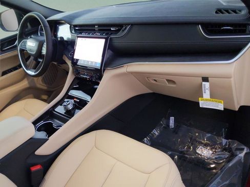 New 2025 Jeep Grand Cherokee L Limited w/ MOPAR Finishing Package RWD image 30