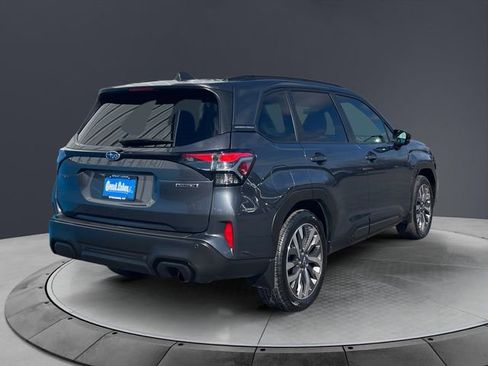 Used 2025 Subaru Forester Touring AWD/4WD image 5
