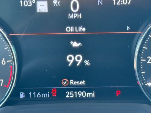 Used 2022 Buick Envision Avenir w/ Technology Package II image 25