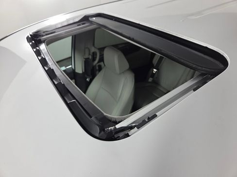 Used 2026 Honda Odyssey EX-L image 2