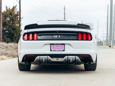 Used 2017 Ford Mustang GT Premium image 15