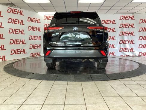 Used 2023 Toyota Highlander Limited AWD/4WD image 6