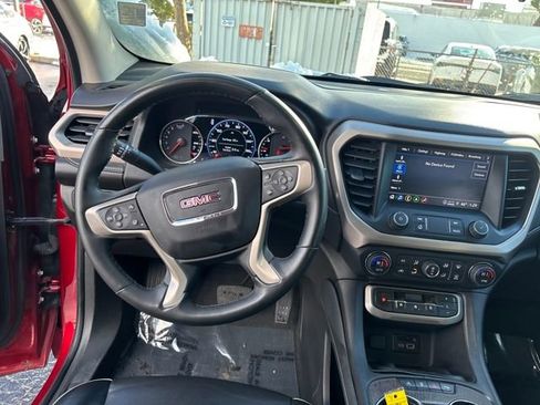 Used 2023 GMC Acadia Denali w/ Denali Technology Package image 16