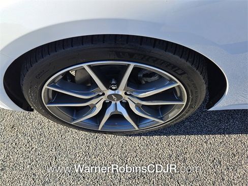 Used 2023 Genesis G70 2.0T image 17